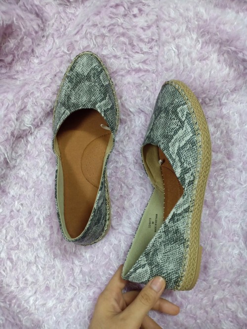db64a023a5845fda0695.jpg