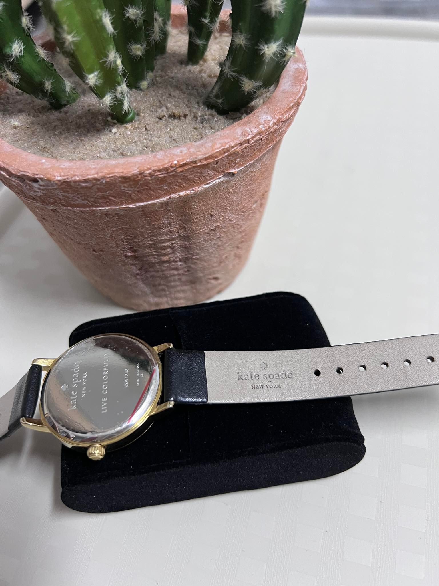 HCMC] - Đồng hồ nữ Kate Spade model: KSW1343 case 35mm 98% nobox dây da |  HANDHELD VIETNAM