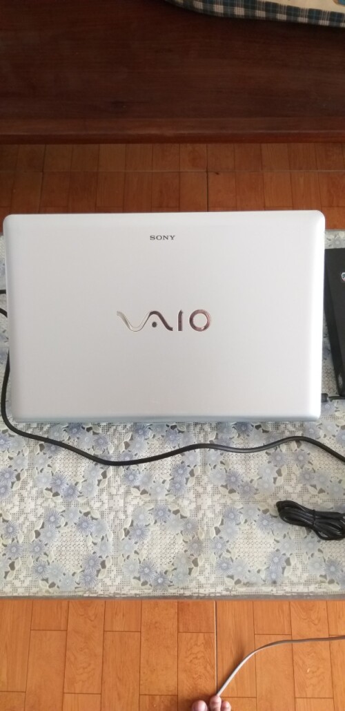 Hinh-Laptop-Sony-Vaio-i5-450M--01e3681d1e200bbe4e.jpg