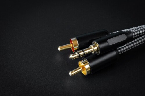gold-plated-rca-connectors-trs-connector-sound-transmission-audio-cable-excellent-sound-quality-white-red-audio-connectors-black-background-copy-space_156745-14027dd5c0202e4de2f7.jpeg