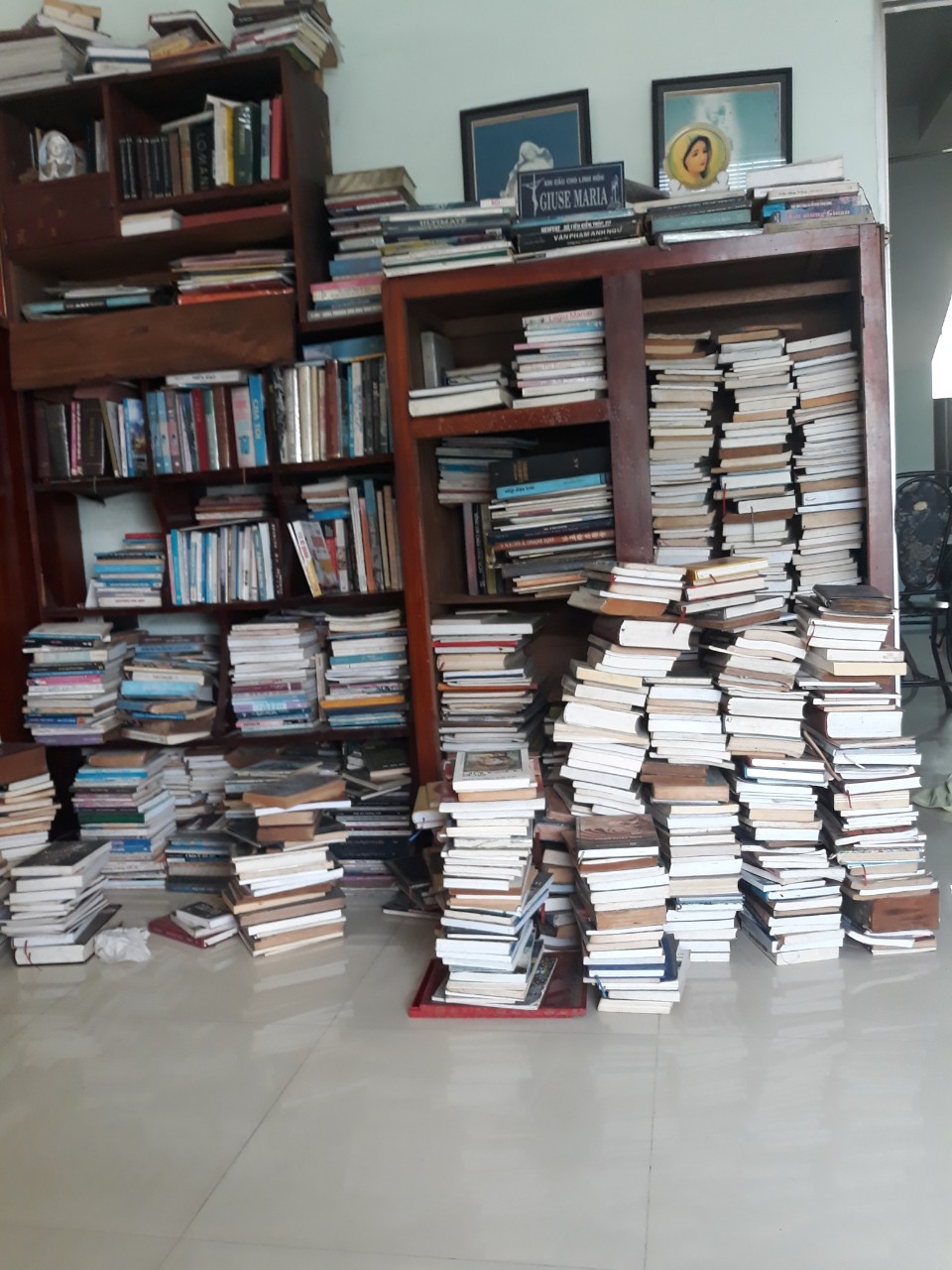 HCM - Thu mua sách cũ tận nhà truyện cũ những ai cần dọn nhà hay dọn dẹp đồ đạc ^^ :D - 36