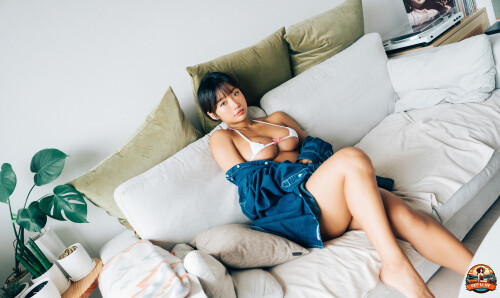 Booty-Queen---Girl-Friend-088e221eb6e80ed378.jpeg