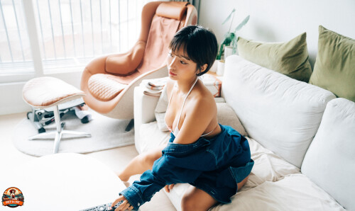 Booty-Queen---Girl-Friend-14e0cc92605fc575b0.jpeg