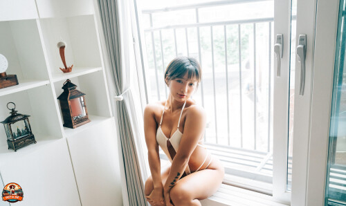 Booty-Queen---Girl-Friend-3205d3fcf78102b695.jpeg