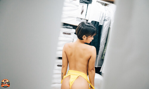 Booty-Queen---Girl-Friend-633b243bb4421d7b9d.jpeg