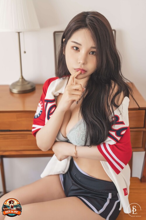 Zzyuri---Homebody-1008b58948f8a4700e7.jpeg
