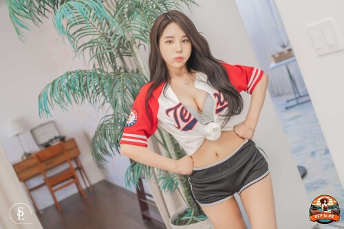 Zzyuri---Homebody-75d9b526ea1f457d52.jpeg
